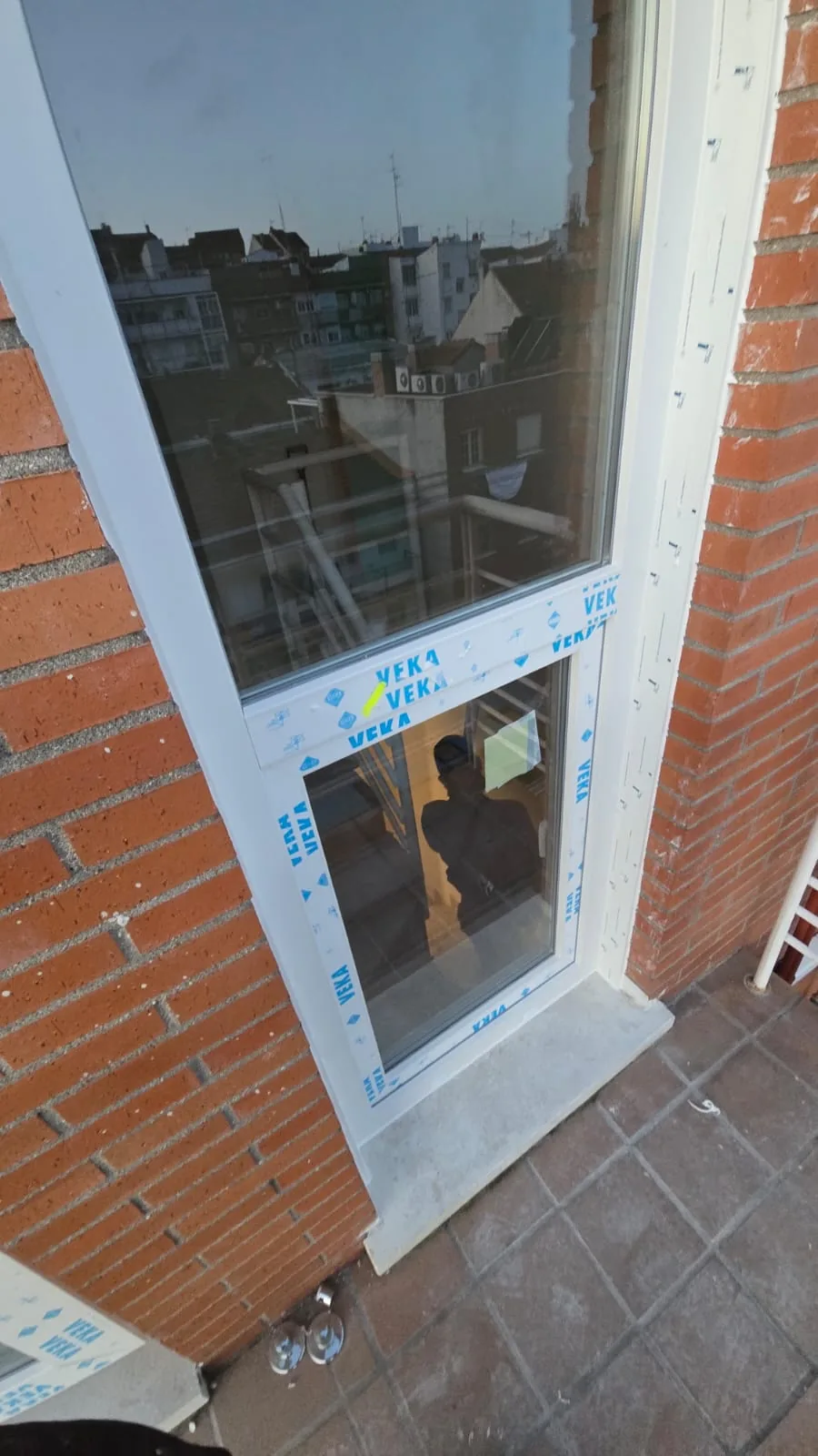 Instalación de ventanas de PVC y aluminio de alta eficiencia térmica - v 13